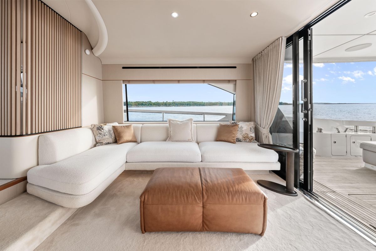 2023 Azimut 68 