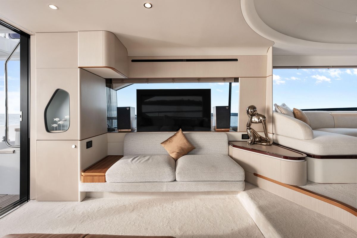 2023 Azimut 68 