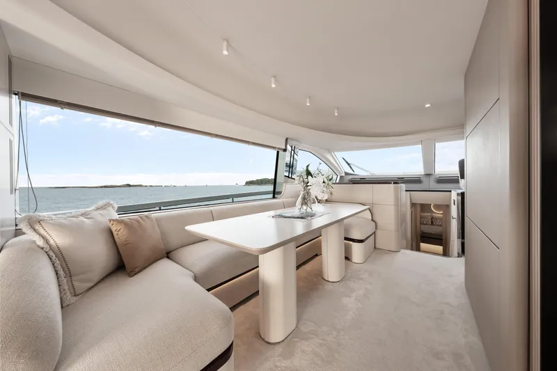  Yacht Photos Pics Azimut 68 Flybridge