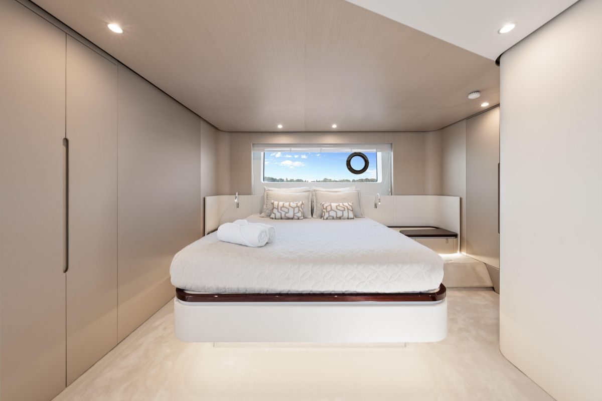 2023 Azimut 68 