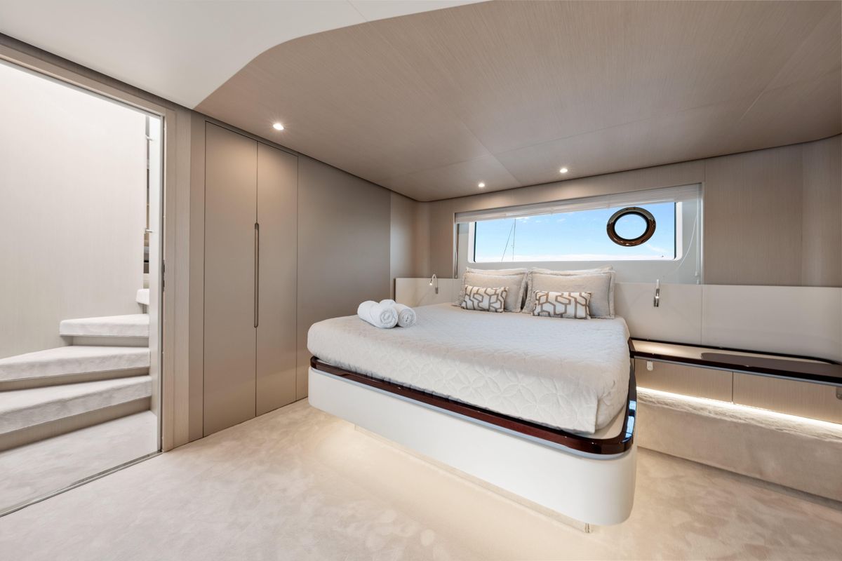 2023 Azimut 68 