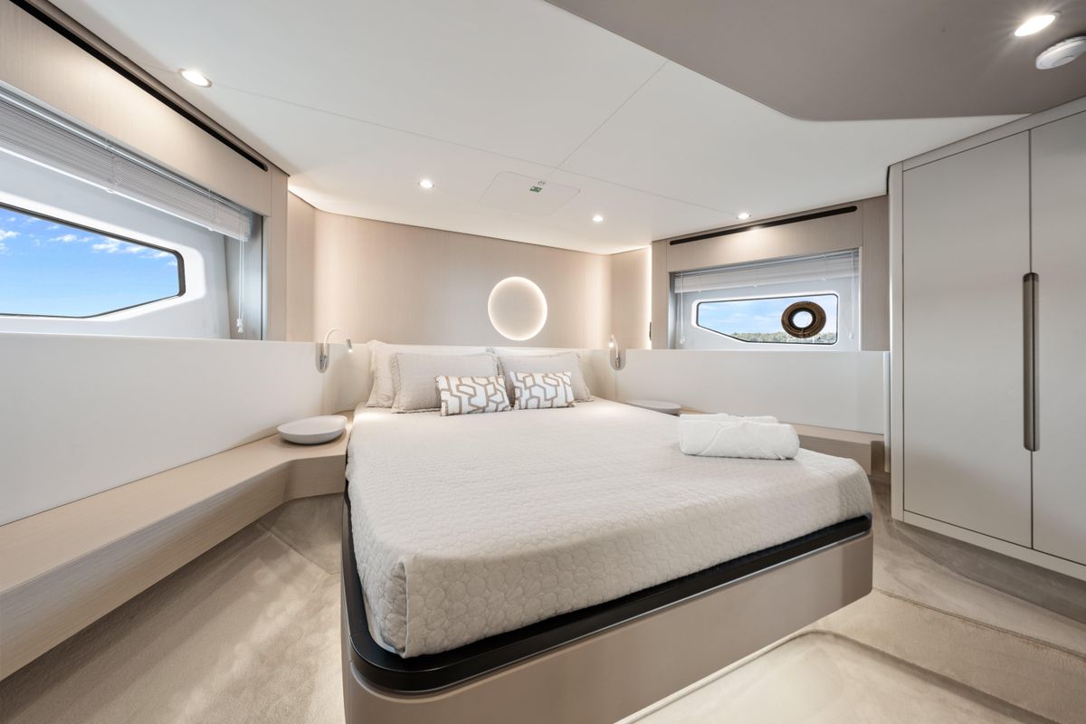 2023 Azimut 68 