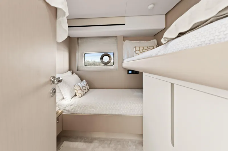  Yacht Photos Pics Azimut 68 Flybridge