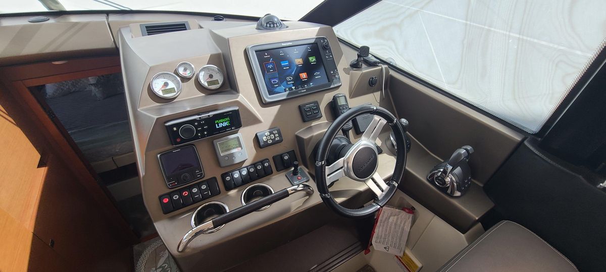 2014 Prestige 45 