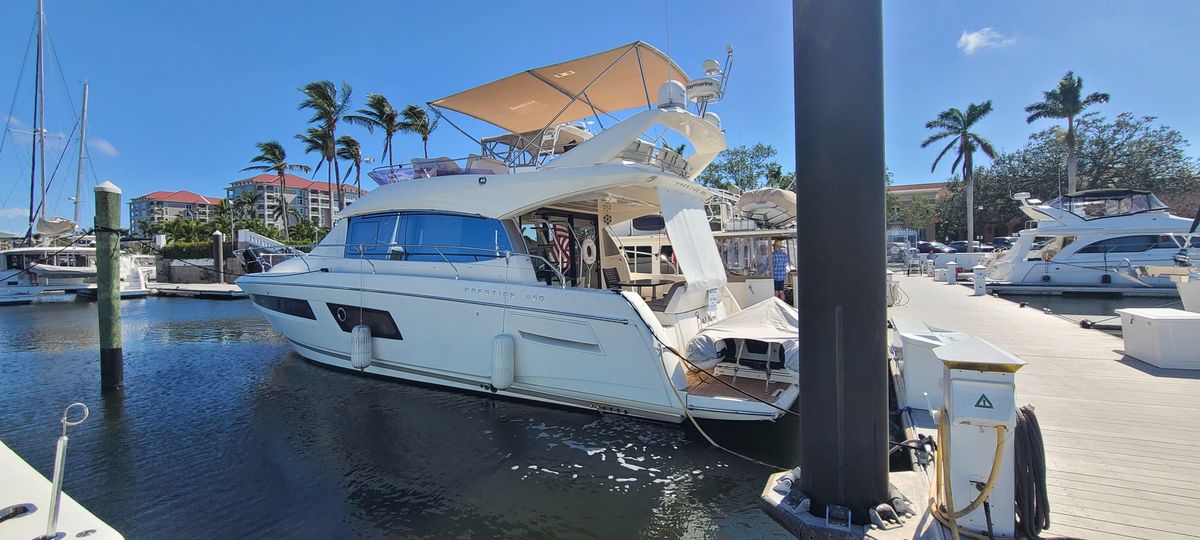 2014 Prestige 45 
