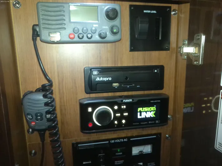 Stella Nautica Yacht Photos Pics Control panel of a 2015 Sea Ray 330 Sundancer with radio and audio systems.