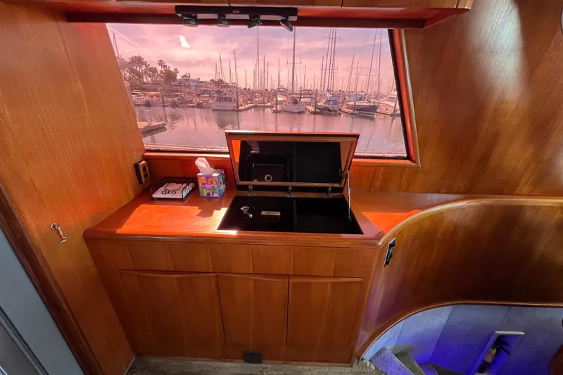 Kailani Yacht Photos Pics Wet Bar with marina view through window.