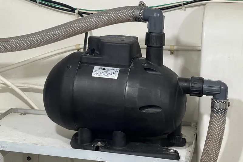 Kailani Yacht Photos Pics Mach 5 water pump