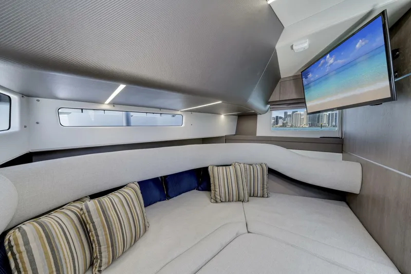  Yacht Photos Pics 2023 Galeon 375 Gto - Image 38