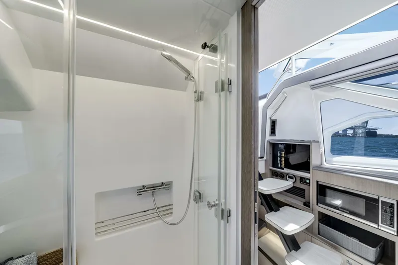  Yacht Photos Pics 2023 Galeon 375 Gto - Image 43