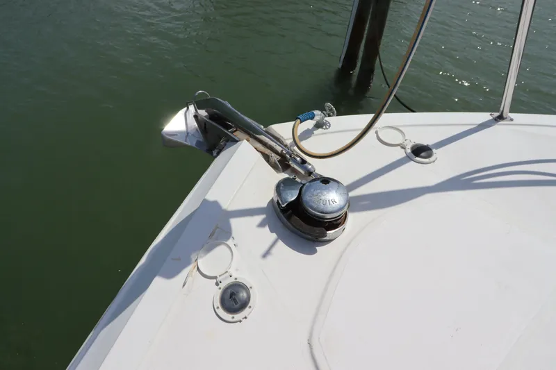 Fitz Perfectly Yacht Photos Pics Bow of 2001 Navigator 4800 CLASSIC yacht with anchor and winch system.
