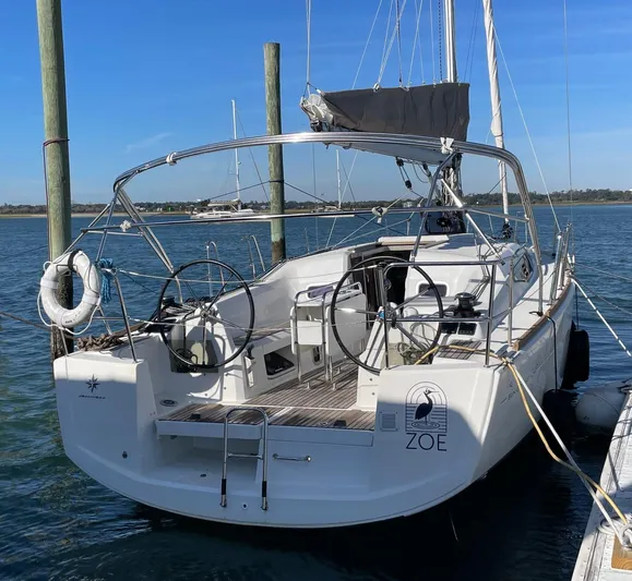 Zoe Yacht Photos Pics 