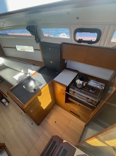 Zoe Yacht Photos Pics 