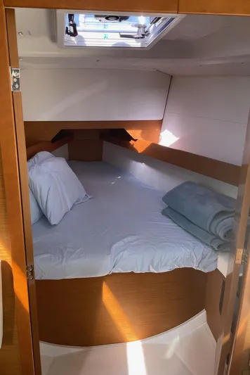 Zoe Yacht Photos Pics 