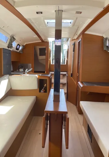 Zoe Yacht Photos Pics 