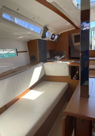 Zoe Yacht Photos Pics 