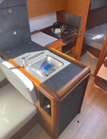 Zoe Yacht Photos Pics 