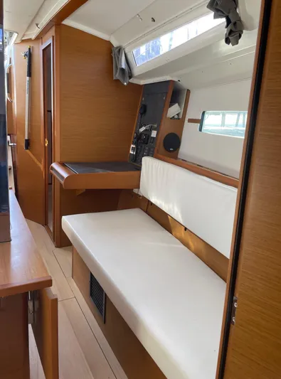 Zoe Yacht Photos Pics 