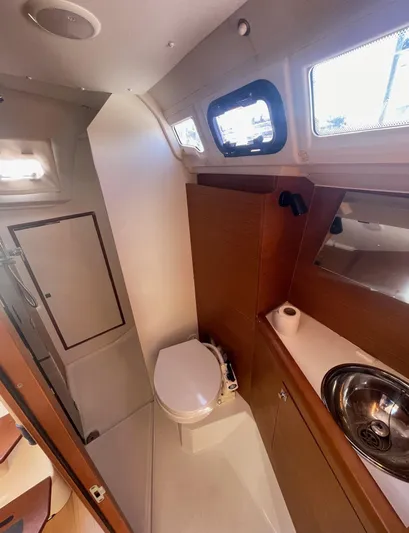 Zoe Yacht Photos Pics 