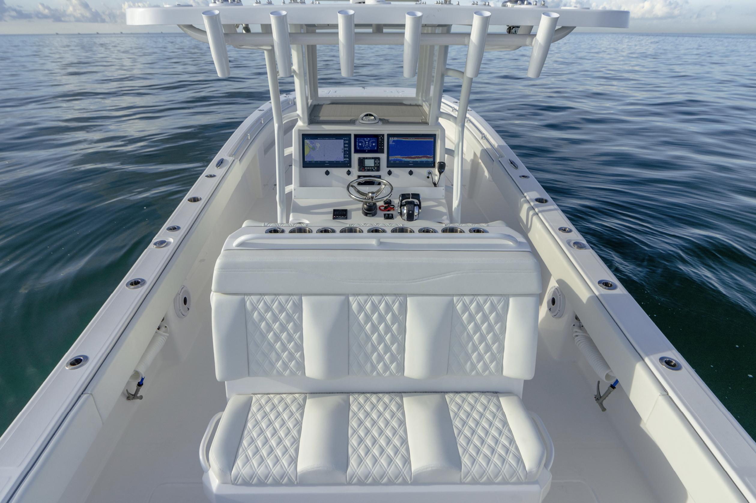 2024 Invincible 33 Catamaran Center Console for sale YachtWorld