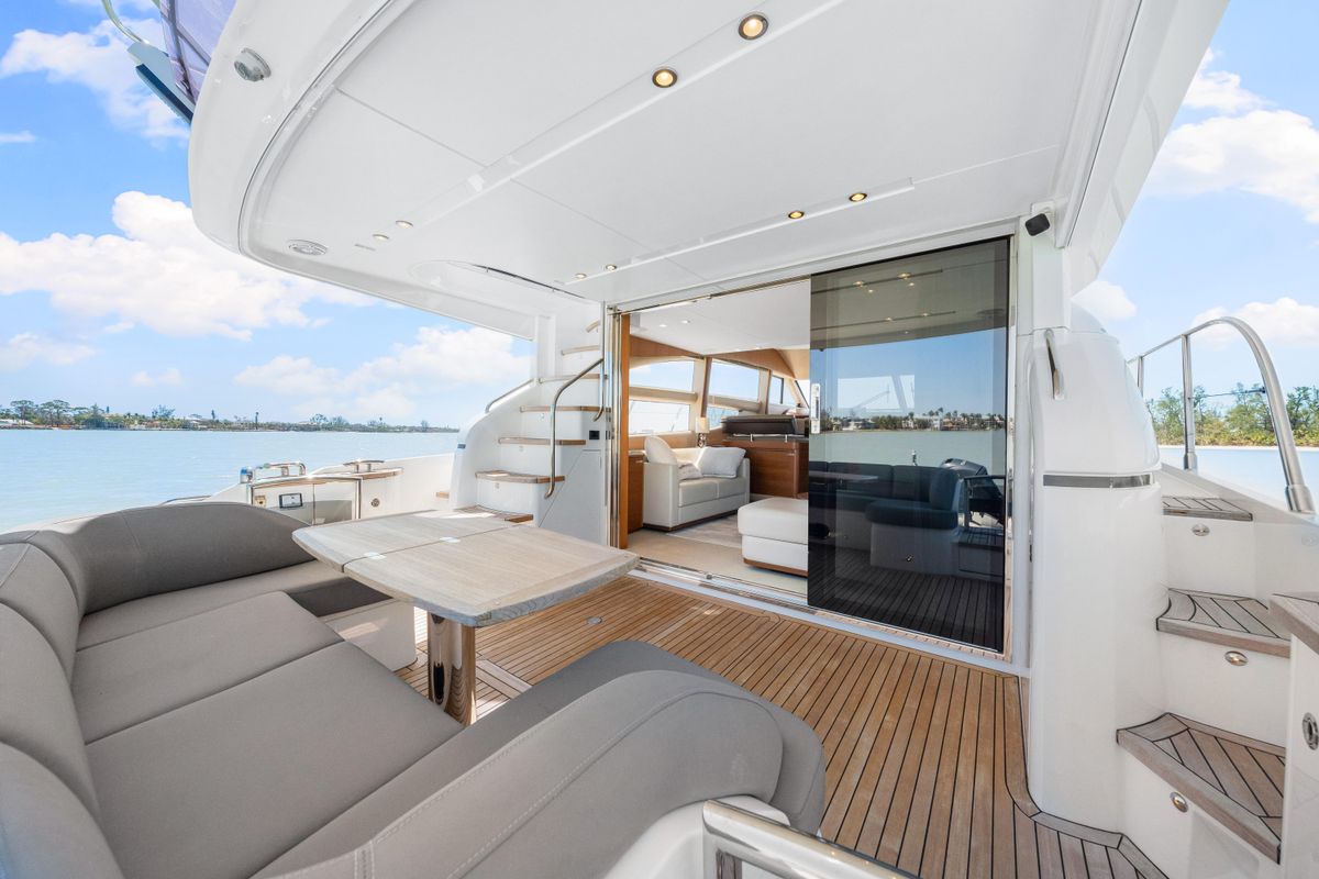 2017 Princess 59 