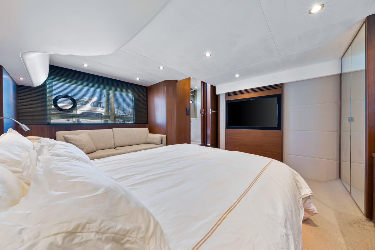 2017 Princess 59 
