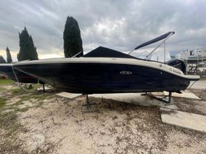 2020 Sea Ray SPX 190 HORS BORD