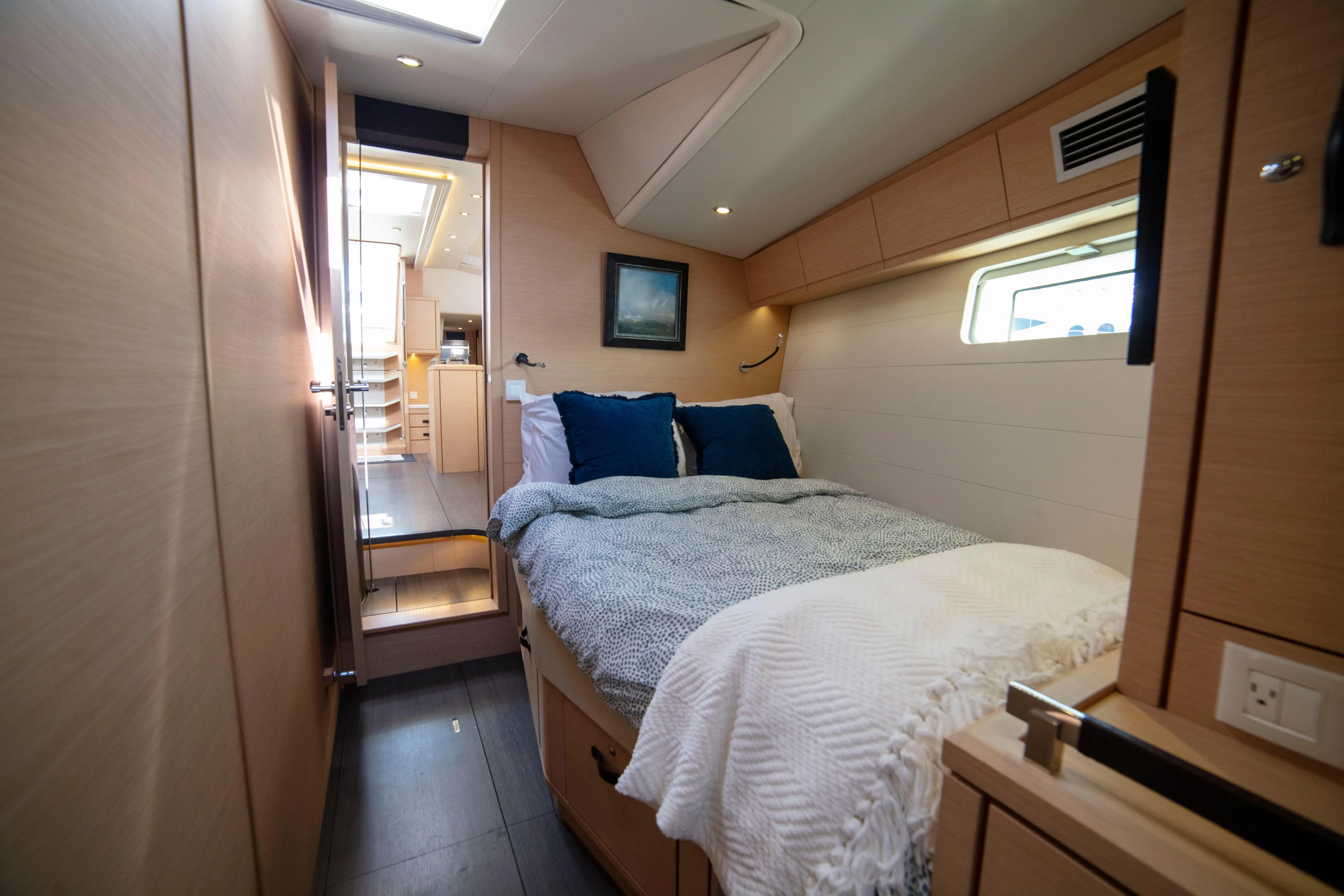 Trois Vignes Yacht Photos Pics Cozy bedroom in 2015 Jeanneau Aft Cockpit yacht with modern interior design.