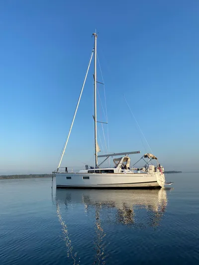 Sails Call Yacht Photos Pics 