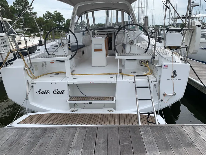 Sails Call Yacht Photos Pics 