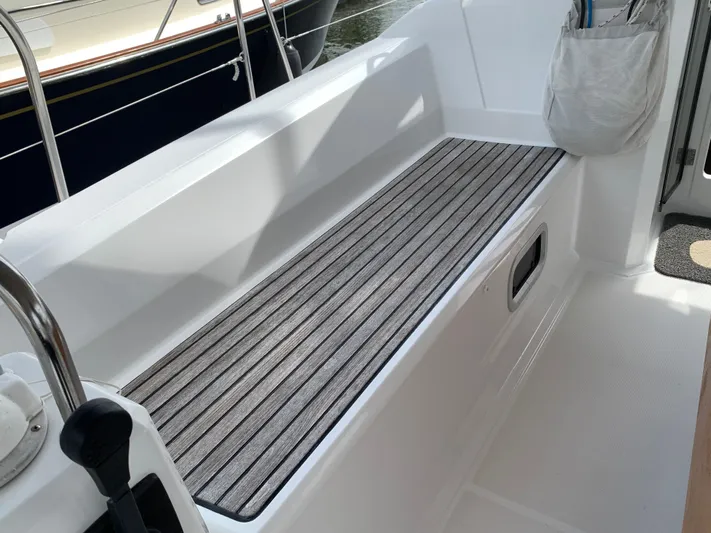 Sails Call Yacht Photos Pics 