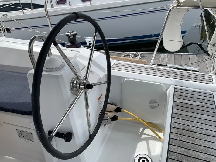 Sails Call Yacht Photos Pics 