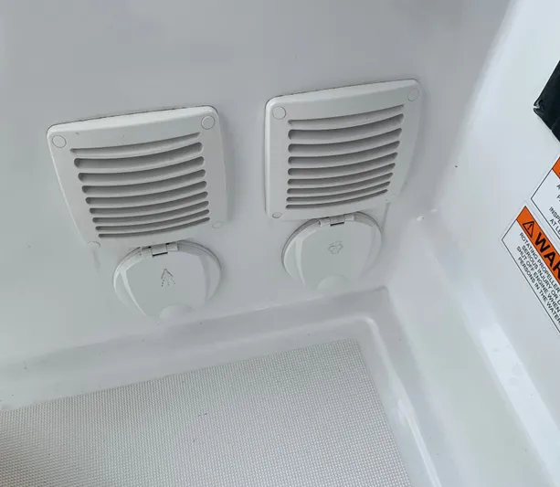 Sails Call Yacht Photos Pics 