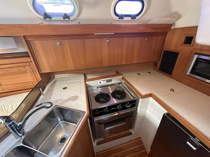 Caroline C Yacht Photos Pics 