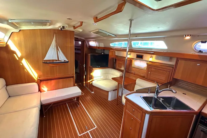 Caroline C Yacht Photos Pics 