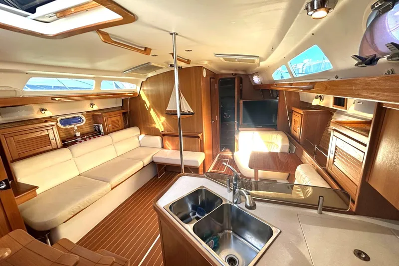 Caroline C Yacht Photos Pics 