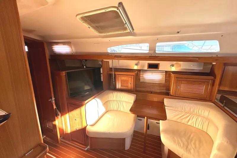 Caroline C Yacht Photos Pics 