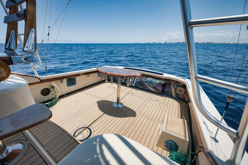 Longer Hours Yacht Photos Pics 