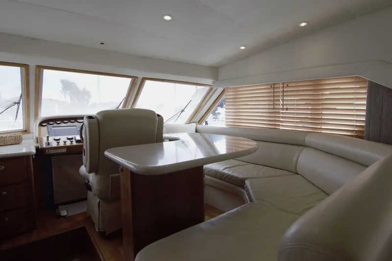 Bula Yacht Photos Pics Pilothouse Dinette