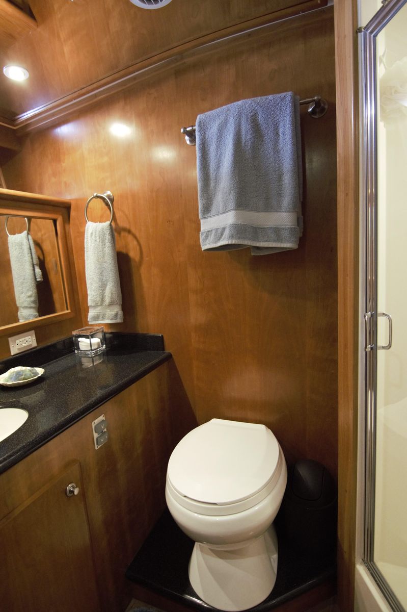 2005 Navigator 44 