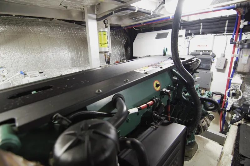 Bula Yacht Photos Pics Engine Room Port
