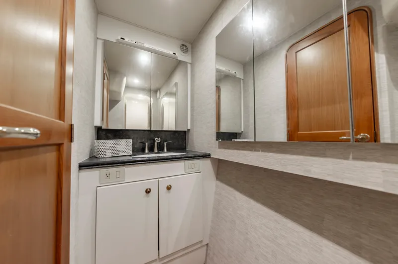 Meat Chaser Yacht Photos Pics 