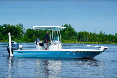 Tidewater 2110 Bay Max