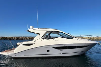 2018 Sea Ray Sundancer 350 Coupe