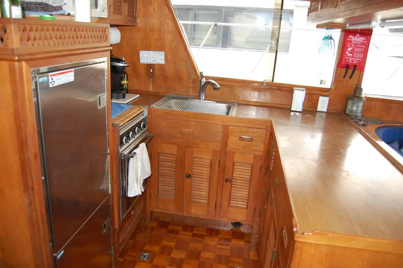 Dream Weaver Yacht Photos Pics 