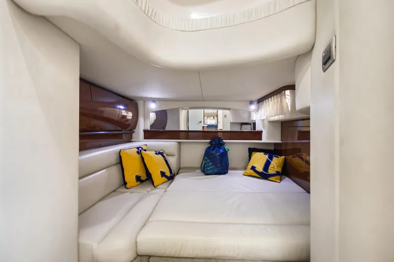  Yacht Photos Pics Interior of 2008 Sea Ray 44 Sundancer yacht with cozy seating and decorative pillows.