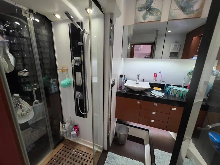 Just Peachy Yacht Photos Pics 