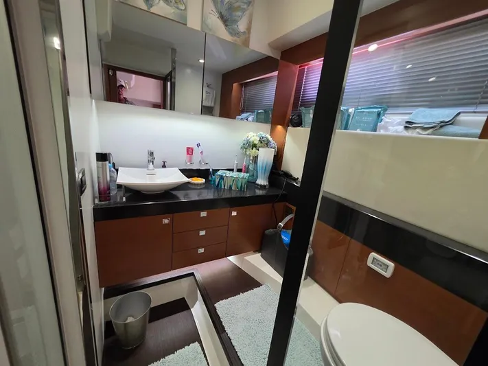 Just Peachy Yacht Photos Pics 