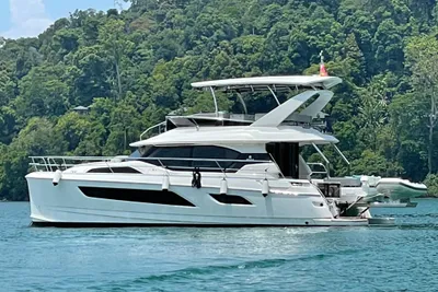 Aquila 44 Yacht