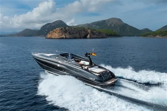 Voltor Yacht Photos Pics Luxury yacht Riva 63 Virtus 2016 cruising at sea.